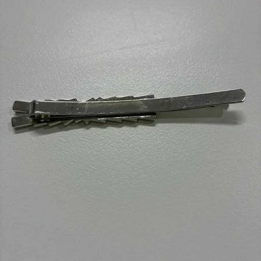 [BUNJANG] LE SSERAFIM Logo Hairpin / 르세라핌 로고 헤어핀