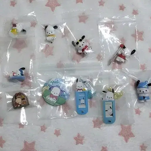 [BUNJANG] Sanrio Pochacco Figure Set with Badges and Keychains / 포차코 피규어 세트