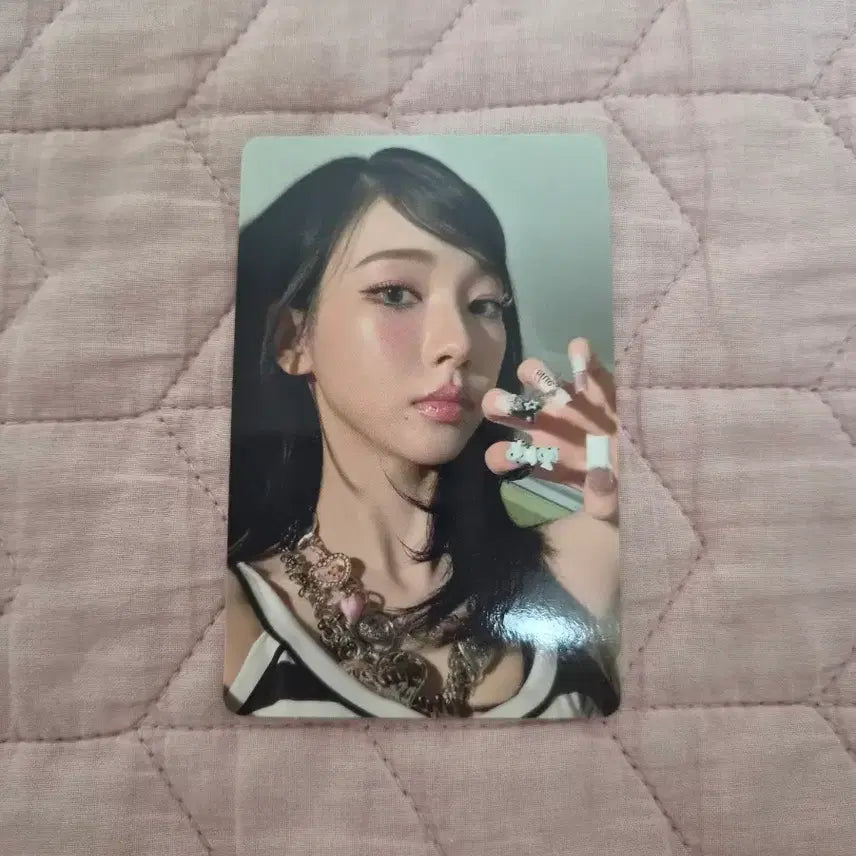 [BUNJANG] Aespa Karina Kiss &amp; Tell Warner Music Lucky Draw Photocard / 에스파 카리나 키스 앤 텔 kiss n tell 워너 Warner 특전 포카 양도 분철