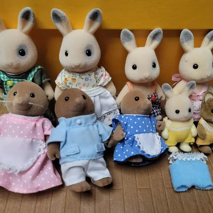 [BUNJANG] Sylvanian Families Cottontail Rabbit and Brown Mole Family Bundle Set / 실바니안 콘탑멍토끼와 갈색두더지가족 일괄