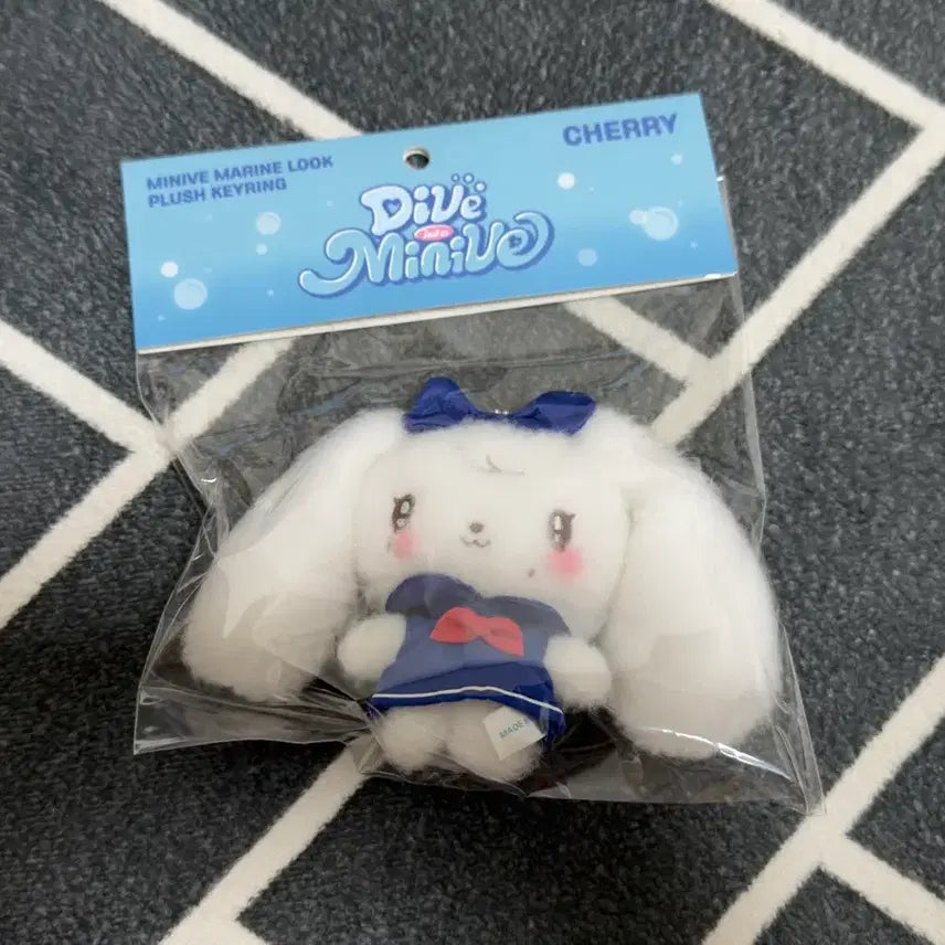 [BUNJANG] IVE MiniBrich Cherry Marine Look Plush Keychain / 아이브 미니브 체리 원영 팝업 마린룩 플러시 키링 양도