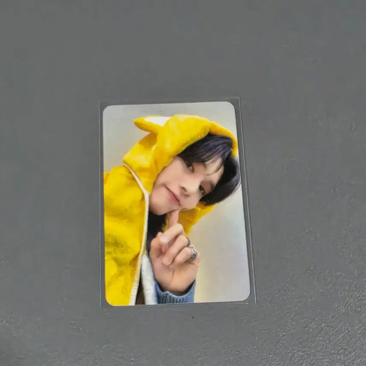 [BUNJANG] ATEEZ Wooyoung GOLDEN HOUR Hello Live Lucky Draw Photocard / ATEEZ 에이티즈 우영 포카 GOLDEN HOUR 헬로라이브 럭드 분철