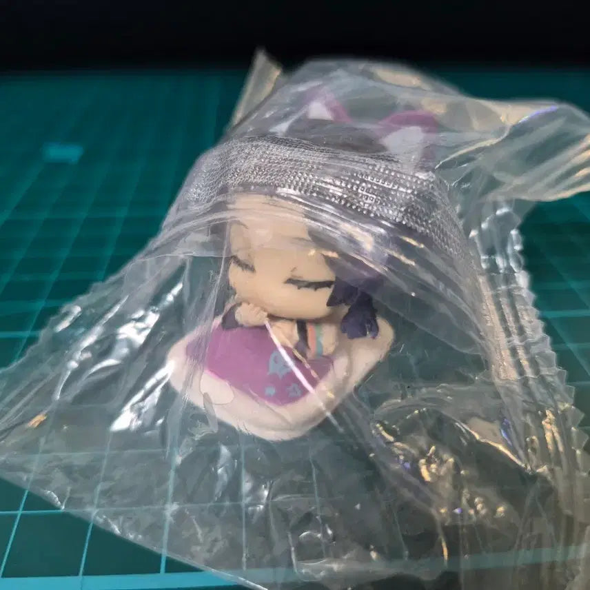 [BUNJANG] Demon Slayer Shinobu Onemutan Figure / [귀멸의 칼날] 시노부 오네무탄