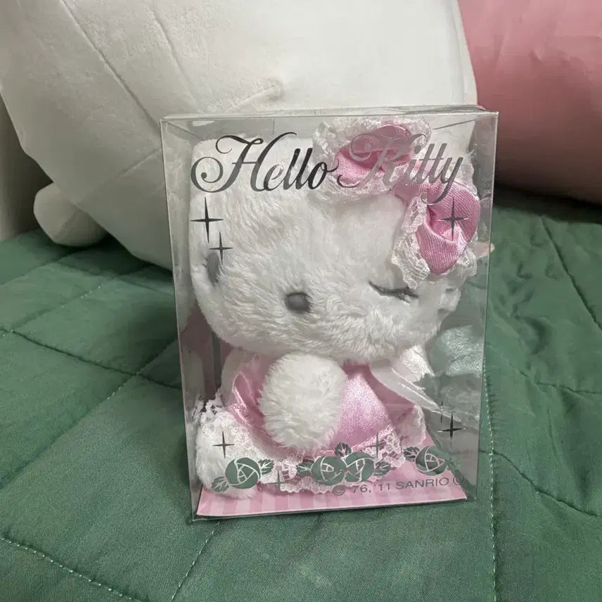 [BUNJANG] Sanrio Vintage Hello Kitty Wink Doll Angel Kitty Mascot / 고전키티 천사 윙크인형 엔젤키티 키티 마스코트