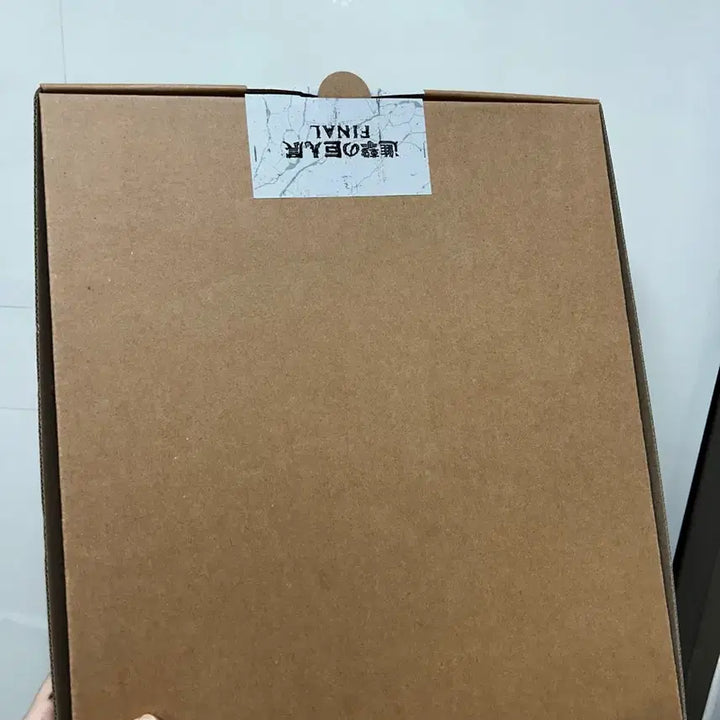 [BUNJANG] Attack on Titan Exhibition White T-Shirt / 진격의 거인 반팔 티셔츠 화이트 전시회
