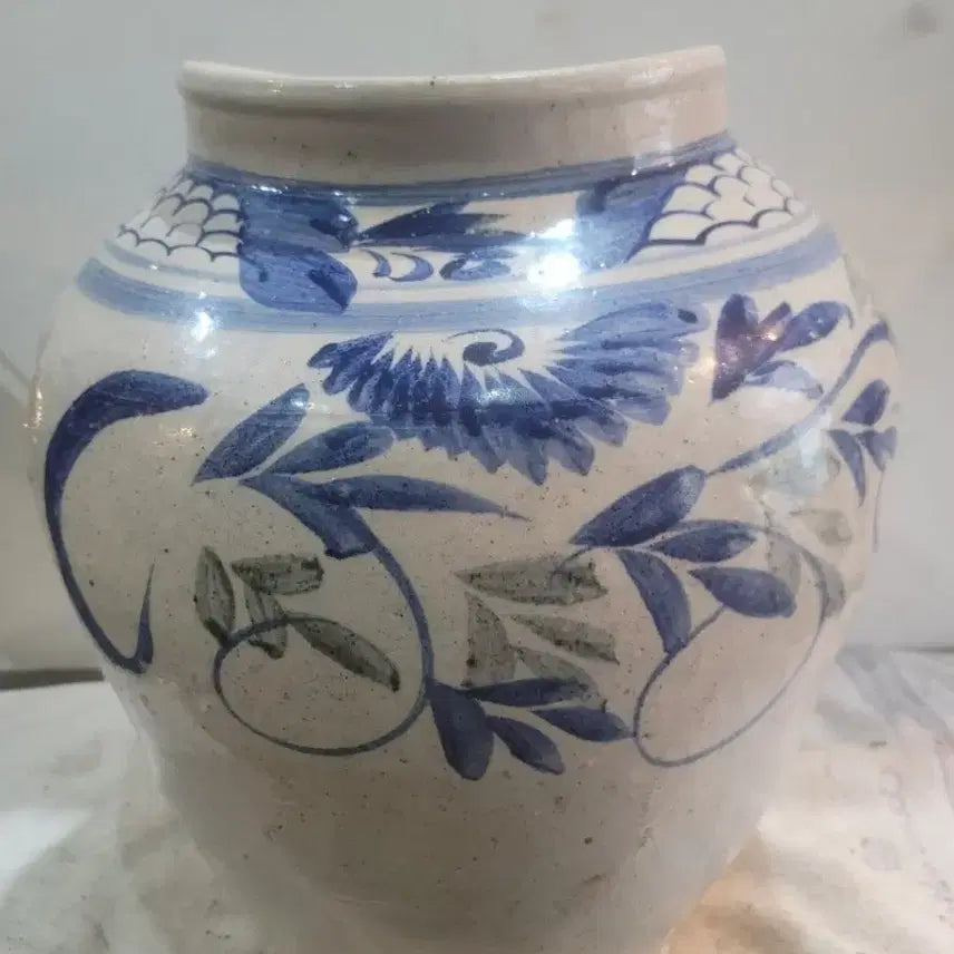 [BUNJANG] 120-Year-Old Celadon Porcelain Jar with "Aggri" Fish Mouth Spout / 어그리 해주 도자기 단지