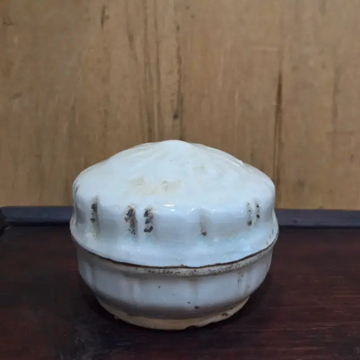 [BUNJANG] Vintage White Porcelain Jar / 오랜세월의 도자기 합