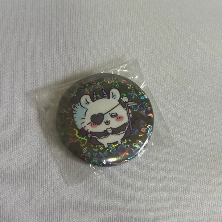 [BUNJANG] Momonga Hologram Can Badge [Magical Chiikawa Angel Devil Series] / 모몽가 홀로그램 캔뱃지 [매지컬 치이카와 천사악마 시리즈]