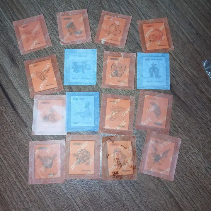 [BUNJANG] Pokemon Bread Stickers (Tteobokki Seals) - 16 Pieces / 포켓몬 카드 띠부띠부씰 16장