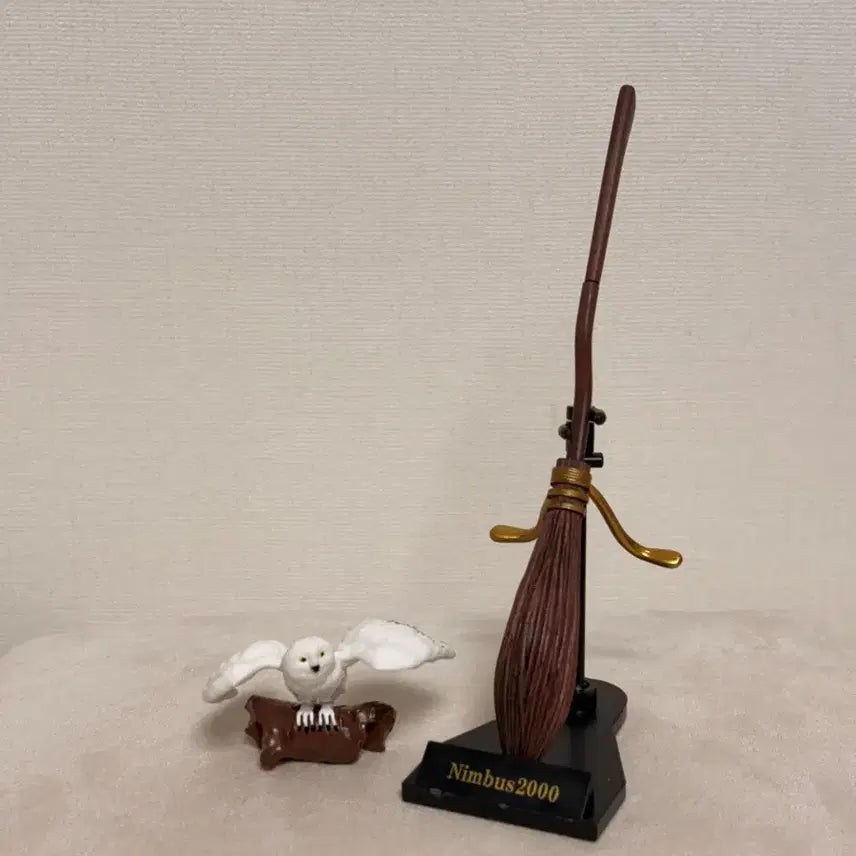 [BUNJANG] Harry Potter Nimbus 2000 Broom Miniature Figure Gacha / 해리포터 님부스2000 빗자루 미니어쳐 피규어 가챠