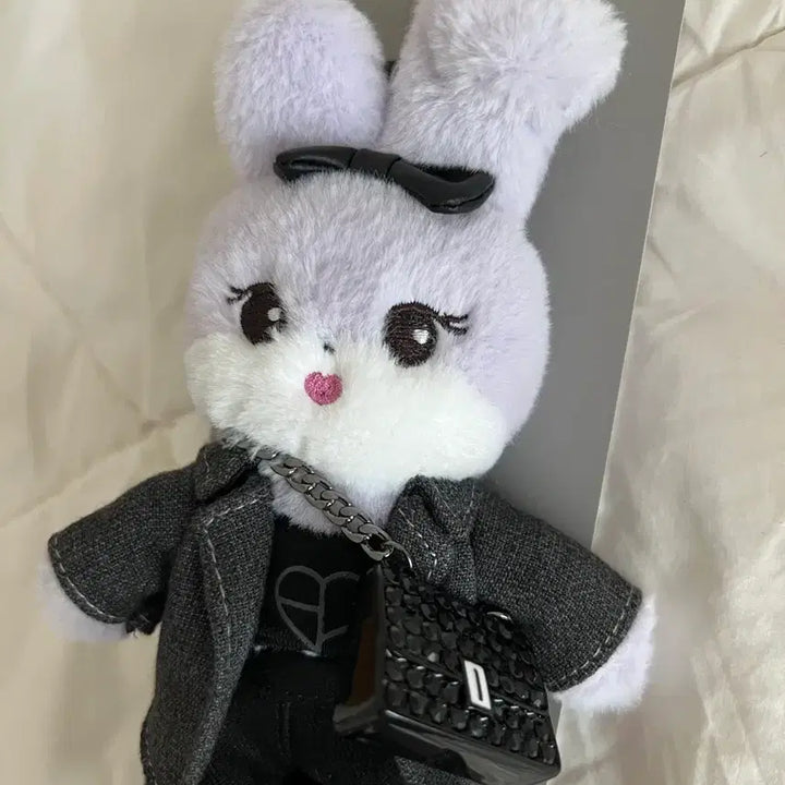 [BUNJANG] BLACKPINK Jisoo Long-Legged Ssuya Doll Keychain / [미사용 새상품] 블랙핑크 지수 롱다리 수야 인형키링