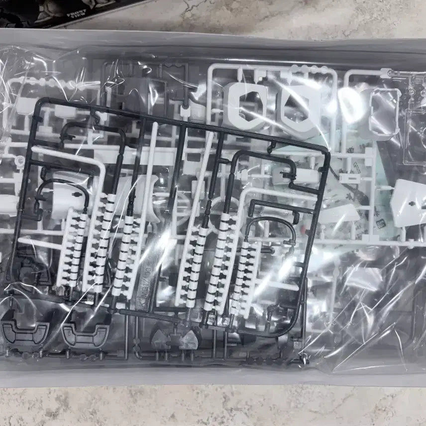 [BUNJANG] MG Zaku 2.0 White Ogre Model Kit / MG 자쿠 2.0 화이트 오거