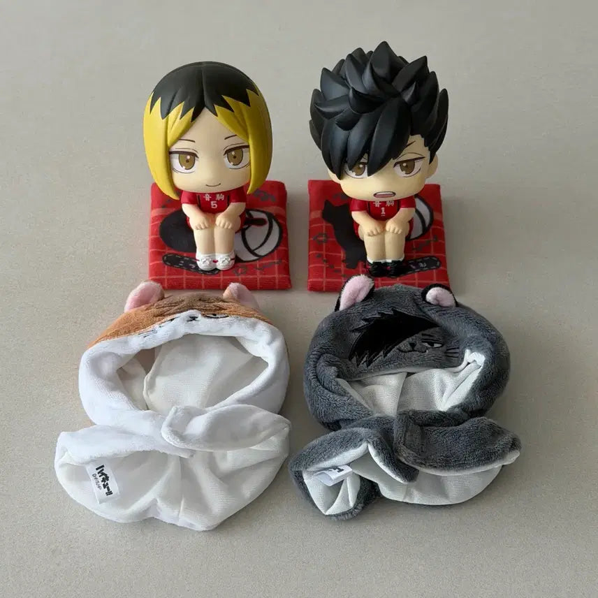[BUNJANG] Haikyu!! Look Up Kenma &amp; Kuroo Special Benefit Cushion &amp; Poncho Bundle Set / (일괄) 하이큐 룩업 켄마 쿠로오 특전 방석 판초 포함