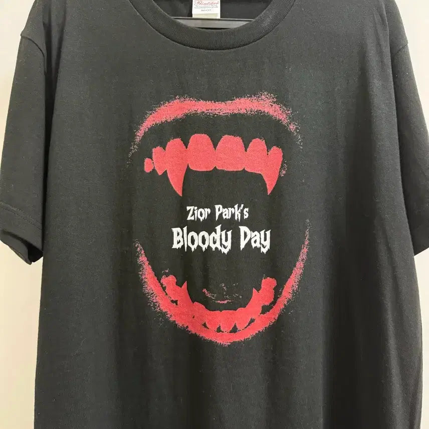 [BUNJANG] Zior Park Bloody Day T-Shirt / 지올팍 블러디데이 티셔츠