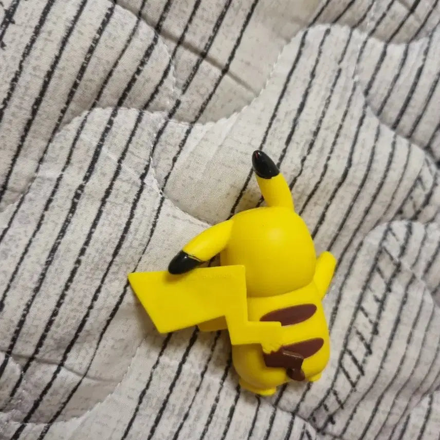 [BUNJANG] Pokemon Pikachu Figure / 포켓몬스터 피카츄 피규어
