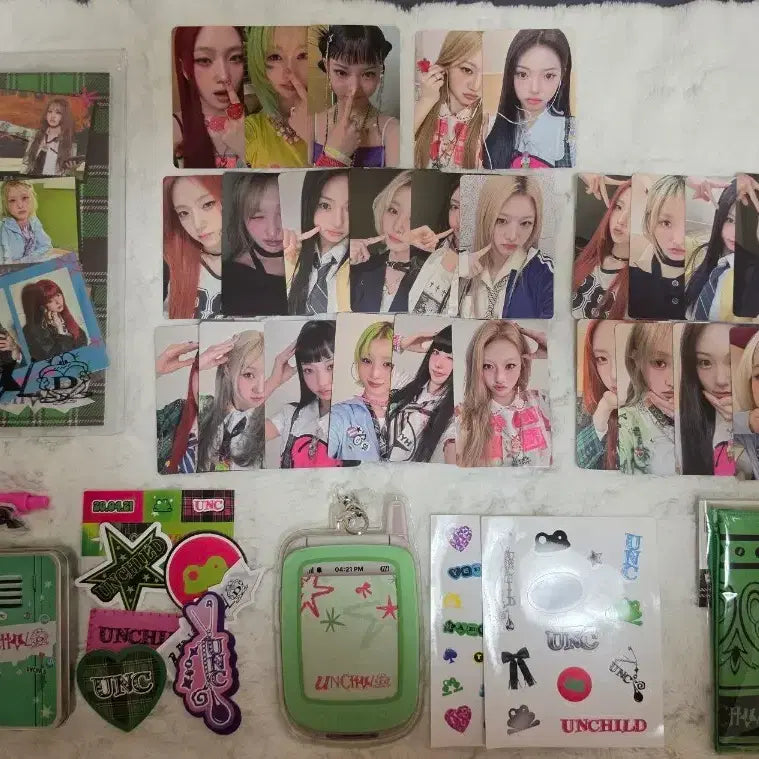 [BUNJANG] UNCHILD Pop-Up MD School Photokits, Notepads, Tin Cases, Bandanas, Acrylic Photocard Holders Bundle Set / 개봉 미사용) 언차일드 팝업 md 포카 스쿨포토키트 메모패드 틴케이스 반다나 아크릴포토카드홀더