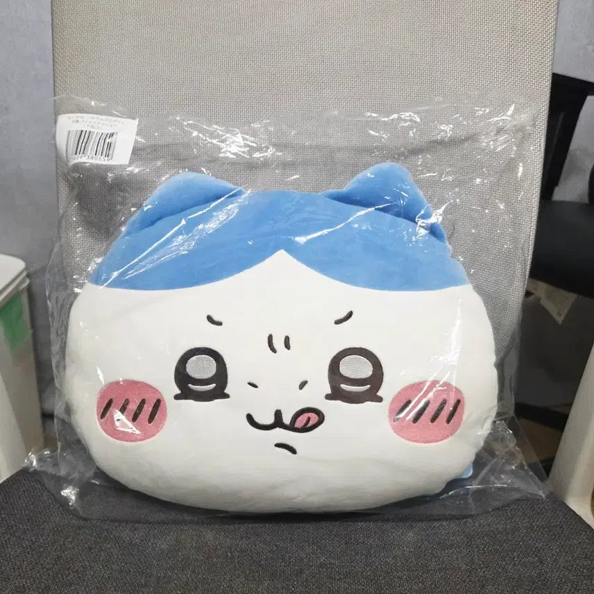 [BUNJANG] Chiikawa Hachware Face Cushion (B Prize) / 현물] 하치와레 투성이 B 치이카와쿠지 하치와레쿠지B 하치와레페이스쿠션