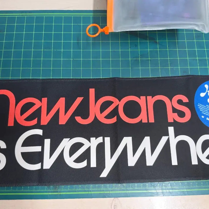 [BUNJANG] NewJeans Supernatural Concert Goods Bundle Set / (마지막 가격인하)뉴진스 슈퍼네츄럴 공방 굿즈 일괄