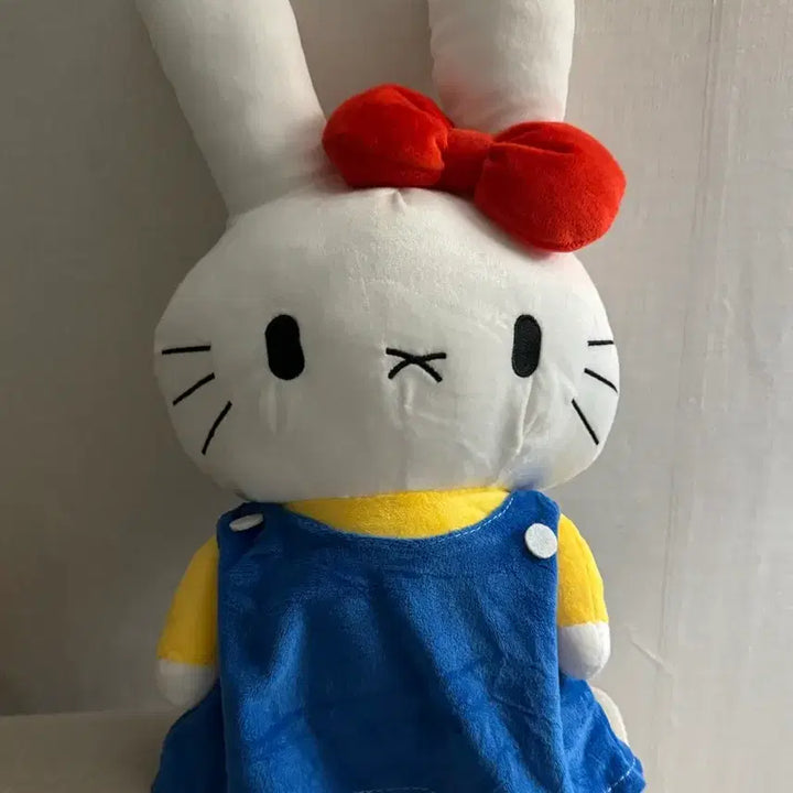 [BUNJANG] Miffy x Kitty Collaboration Plush Doll / 미피 x 키티 콜라보인형