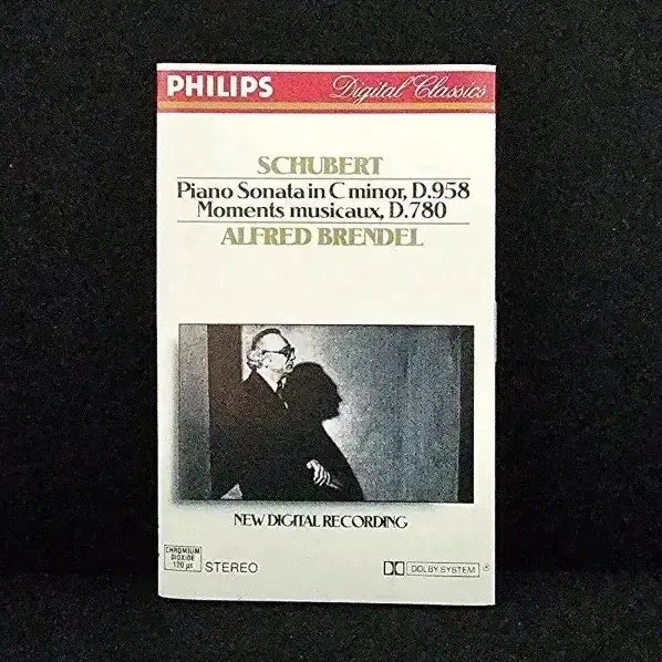 [BUNJANG] Schubert Piano Sonata &amp; Moments Musicaux Cassette Tape by Alfred Brendel (Philips Digital Classics) / 슈베르트 피아노 소나타 앨프레드 브렌델 카세트 테이프