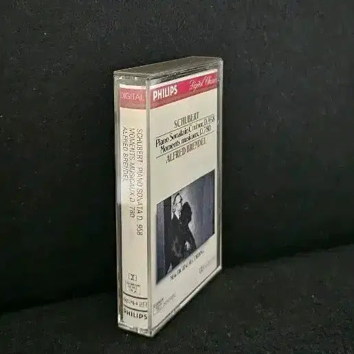 [BUNJANG] Schubert Piano Sonata &amp; Moments Musicaux Cassette Tape by Alfred Brendel (Philips Digital Classics) / 슈베르트 피아노 소나타 앨프레드 브렌델 카세트 테이프