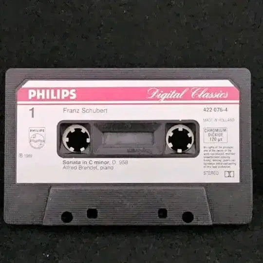 [BUNJANG] Schubert Piano Sonata &amp; Moments Musicaux Cassette Tape by Alfred Brendel (Philips Digital Classics) / 슈베르트 피아노 소나타 앨프레드 브렌델 카세트 테이프