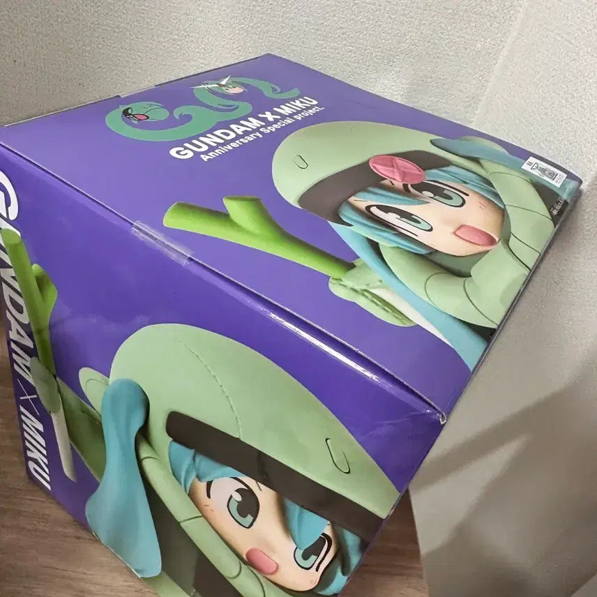 [BUNJANG] Gundam 45th Anniversary Zaku Gurumi Miku Figure / 건담 45주년 자쿠 구루미 미쿠 피규어 미개봉 새상품