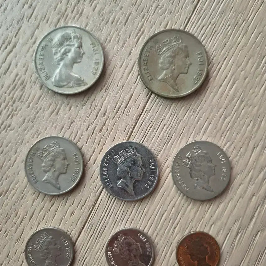 [BUNJANG] Fiji Queen Elizabeth Commemorative Coin Set / 피지 엘리자베스 여왕 기념 주화
