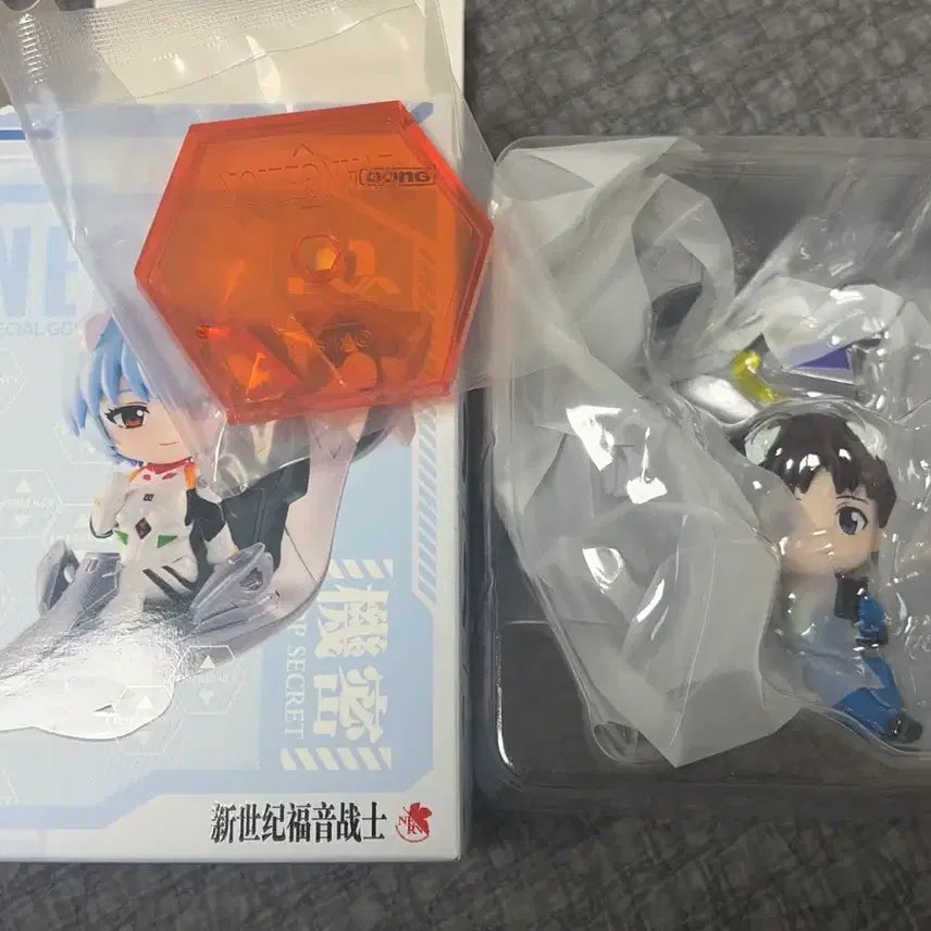[BUNJANG] Pop Mart Evangelion Ikari Shinji Figure / 에반게리온 팝마트 이카리 신지 피규어