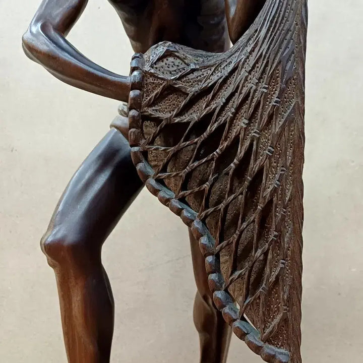 [BUNJANG] Wooden Sculpture of Fisherman Casting Net / 그물 던지는 어부 목조각 작품