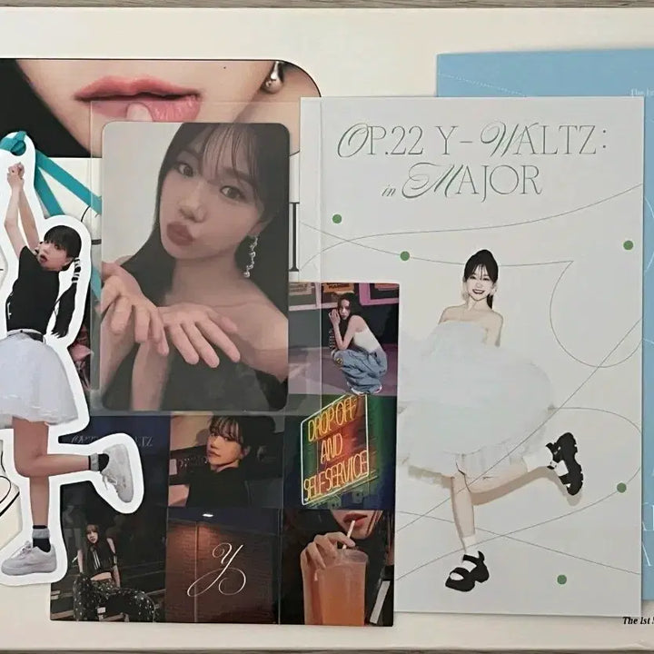 [BUNJANG] Yuri (IZ*ONE) Love Shhh Unsealed Album Waltz Photocard / 조유리 러브쉿 개봉 앨범 풀구성 waltz 포카