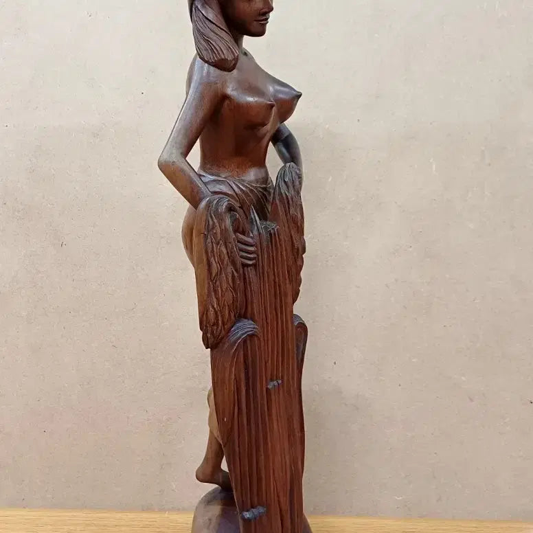 [BUNJANG] Wooden Sculpture of a Village Woman / 어촌마을 여인 목조각 작품