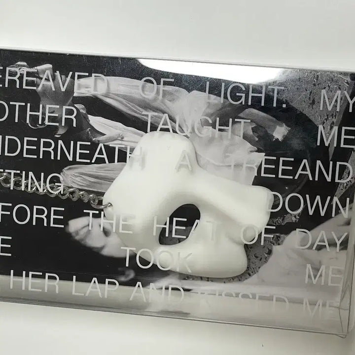 [BUNJANG] Park Hyo Shin Phantom Mask Keyring (Glow-in-the-Dark, White) / 박효신 팬텀 마스크 키링 야광 화이트