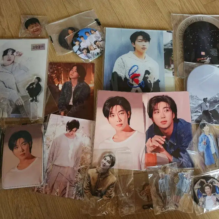 [BUNJANG] BTS Unofficial Goods Bundle Set / 방탄소년단 비공굿 일괄(카드지갑 아크릴액자 메탈액자 들)