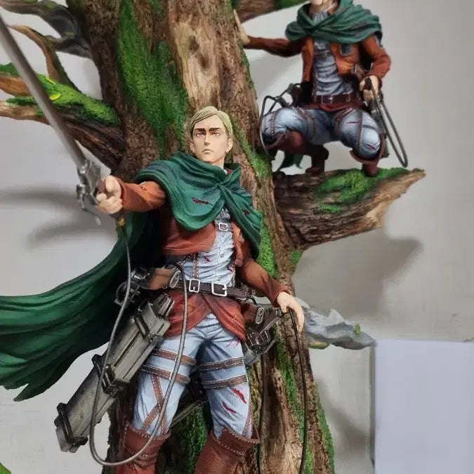[BUNJANG] Hertz Erwin &amp; Levi Resin Statue (Attack on Titan) / hertz 진격의거인 엘빈&amp;리바이 레진피규어