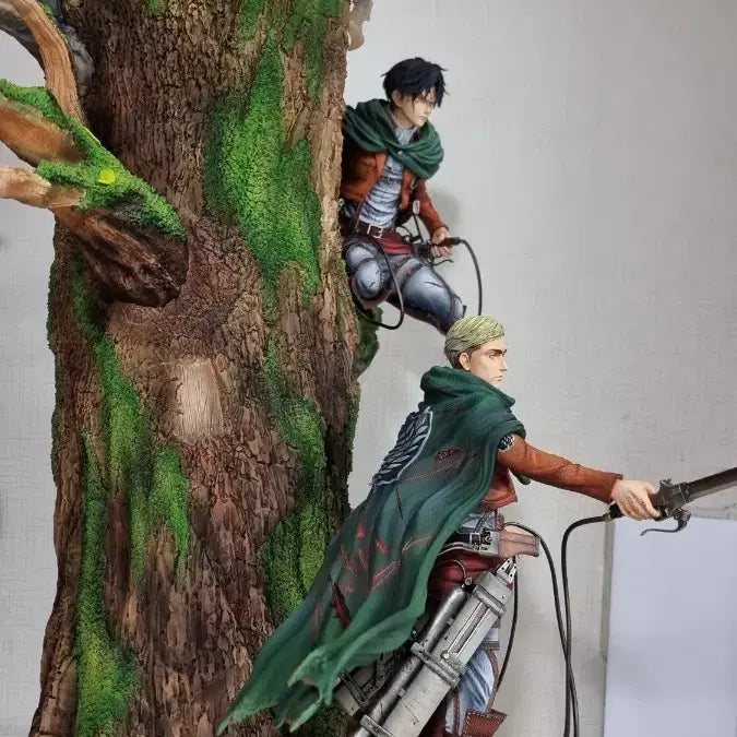 [BUNJANG] Hertz Erwin &amp; Levi Resin Statue (Attack on Titan) / hertz 진격의거인 엘빈&amp;리바이 레진피규어