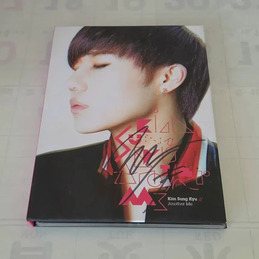 [BUNJANG] INFINITE Kim Sung-kyu Signed Unreleased Album / 싸인2번) 인피니트 김성규 성규 어나더미 60초 솔로 친필 싸인 비매 앨범 양도 판매