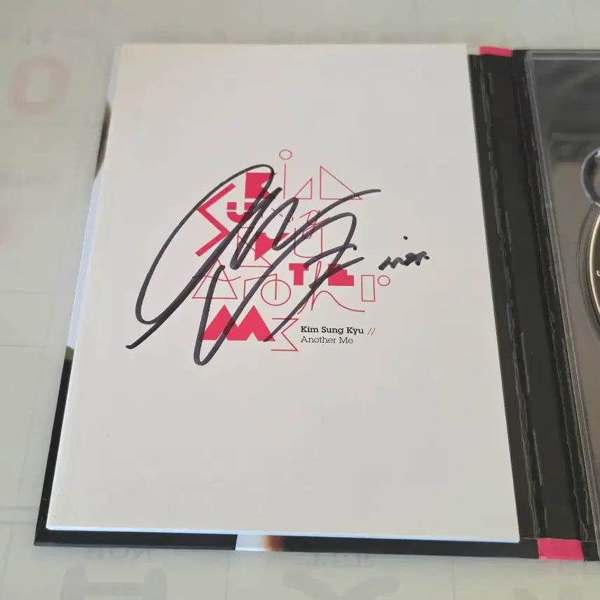 [BUNJANG] INFINITE Kim Sung-kyu Signed Unreleased Album / 싸인2번) 인피니트 김성규 성규 어나더미 60초 솔로 친필 싸인 비매 앨범 양도 판매