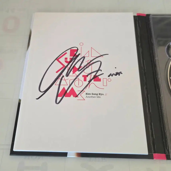 [BUNJANG] INFINITE Kim Sung-kyu Signed Unreleased Album / 싸인2번) 인피니트 김성규 성규 어나더미 60초 솔로 친필 싸인 비매 앨범 양도 판매