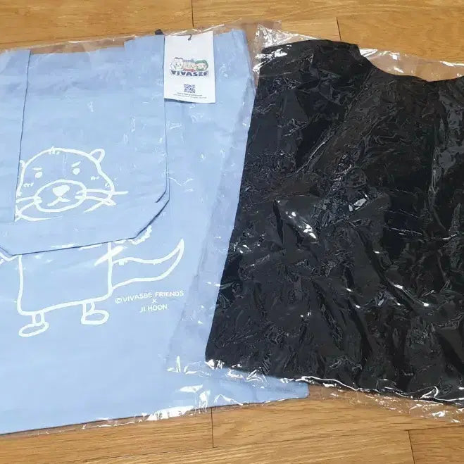 [BUNJANG] Liberante Kim Jihoon Viva C Eco Bag T-shirt Bundle Set / 리베란테 김지훈 비바씨 에코백 티셔츠 미개봉 일괄