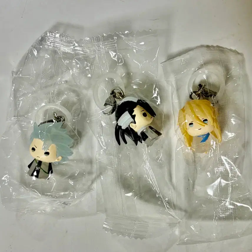 [BUNJANG] Bleach Characters (Toshiro, Byakuya, Hashwalt) Sealed Gacha Keyring Bundle Set / 헤도레 덤) 블리치 메지루시 토시로 뱌쿠야 하쉬발트 미개봉 일괄 가챠 키링