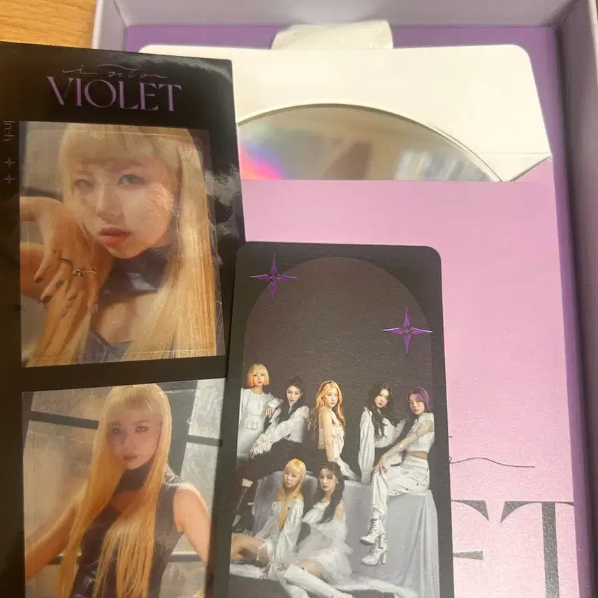 [BUNJANG] Purple Kiss 1st Mini Album [INTO VIOLET] Signed Album / 퍼플키스 1집 미니 앨범 [INTO VIOLET]