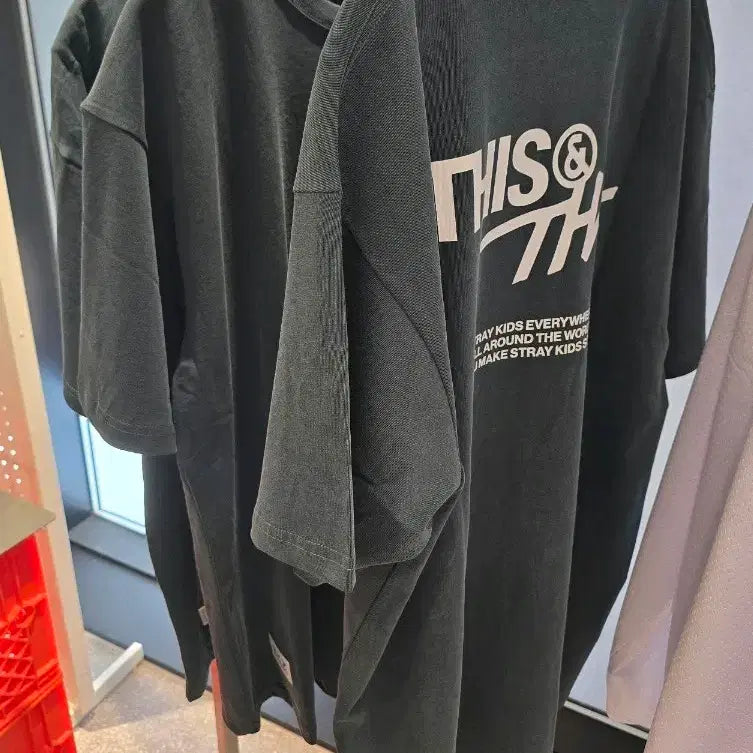 [BUNJANG] Stray Kids GO生 K-POP Popup Store T-Shirt / 스키즈 디스앤댓팝업 티셔츠