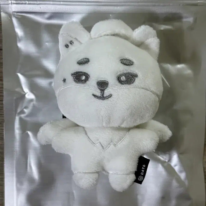 [BUNJANG] DAY6 Young K Denimals Angel Keychain (Unsealed) / (단순개봉) 데이식스 영케이 영기스트 시크릿 키링 데니멀즈 천사 데멀 케 인형