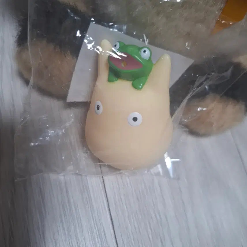 [BUNJANG] Studio Ghibli My Neighbor Totoro S.Totoro &amp; Green Frog Water Gun Figure (Sealed) / [고전][미개봉][지브리][이웃집토토로] 소토토로와 청개구리 물총 피규어