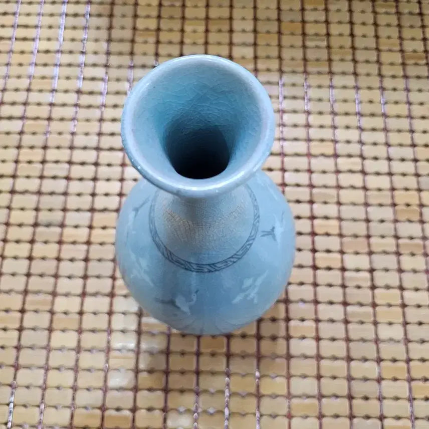 [BUNJANG] Antique Celadon Vase with Crane Motif / 청자 화병 학문양 앤틱 꽃병