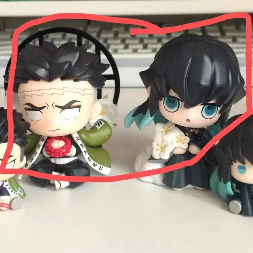 [BUNJANG] Demon Slayer Muichiro &amp; Gyomei Birth Flower Figure Bundle / 귀멸의칼날 무이치로 교메이 팝마트 탄생화 피규어 일괄 양도