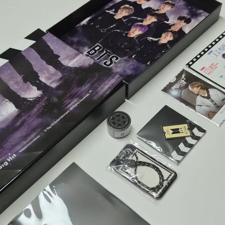[BUNJANG] BTS ARMY Membership Kit (ARMY ZIP) 4-Piece Bundle Set / [BTS] 아미 멤버십 키트 (아미집) 4종 일괄 판매