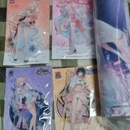 [BUNJANG] Myeongjo Ddingjo Festival Acrylic Stand Set (4 types) and Desk Mat Bundle / 명조 띵조페스티벌 아크릴스탠드 4종과 장패드 일괄로만팝니다