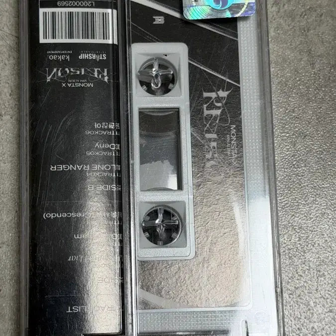 [BUNJANG] MONSTA X REASON Cassette Tape Album (Tape Ver.) / [공식] 몬스타엑스 REASON 카세트테이프 앨범 (MONSTA X TAPE)